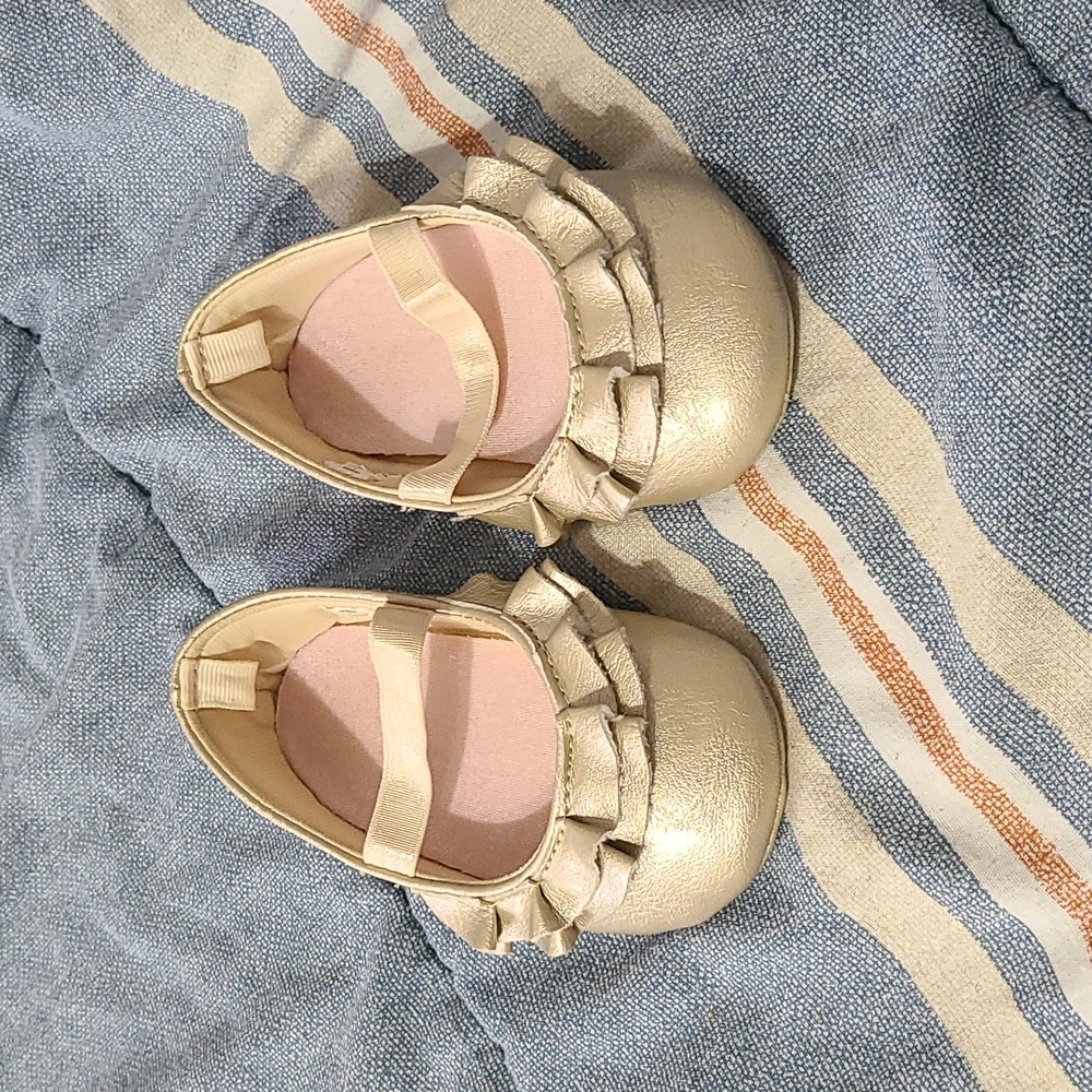 Nwot champaign slipper shoes sz3 toddler